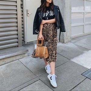 Halogen Pleated midi skirt in leopard